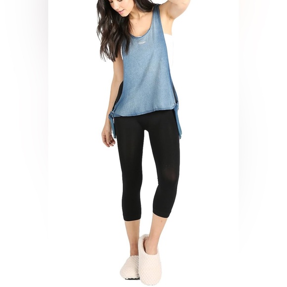 NIKIBIKI || Seamless Capri Legging in Black - One Size - Picture 1 of 7
